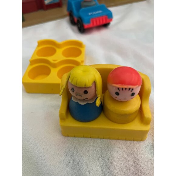 Vintage Fisher Price Little People Play Set Town Series W/ Accessories & Figures - Picture 9 of 16